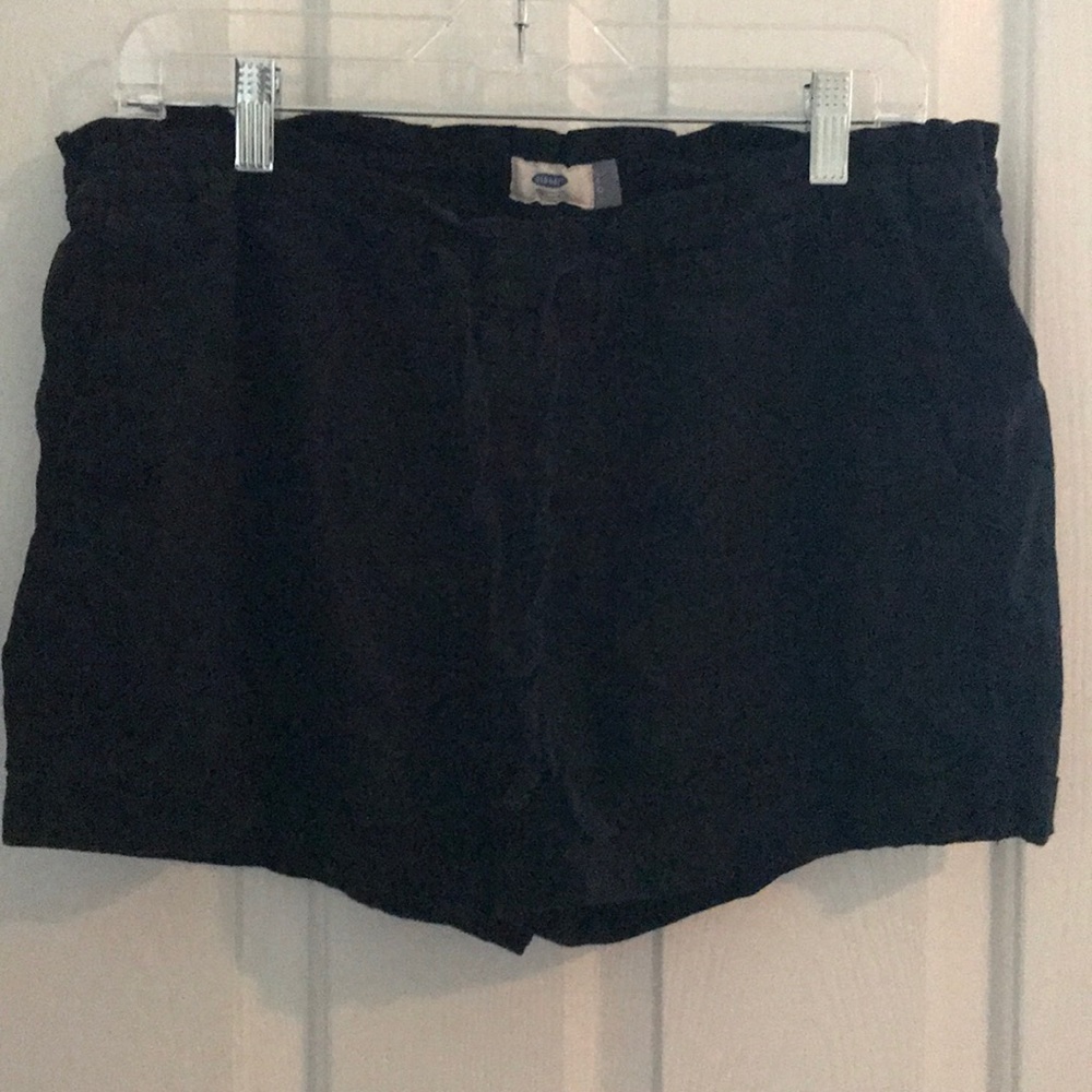 Black Old Navy shorts